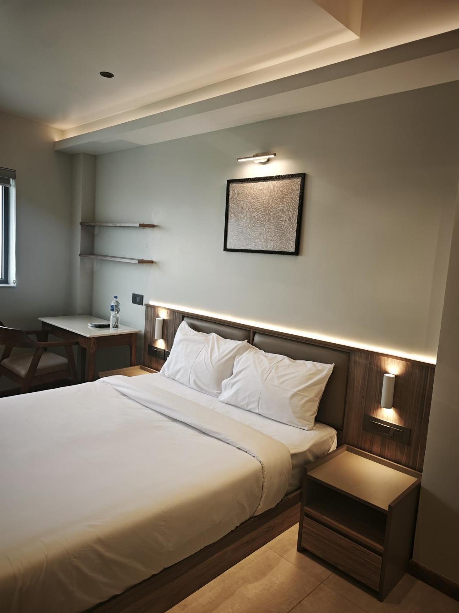Alite Enclaves Fully Furnished Apartments Thrissur Eksteriør bilde
